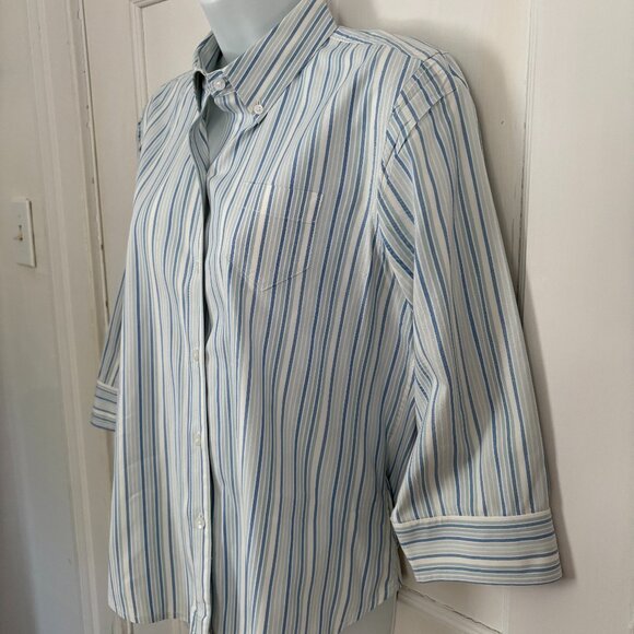 Gap, Shades of Blue & White Striped Button Down Cotton & Lycra Shirt, Size S - Picture 2 of 5